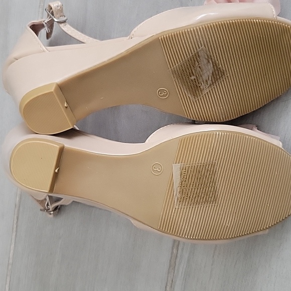 Nude Patent Dress Sandals for Girls size 3 - Picture 5 of 8